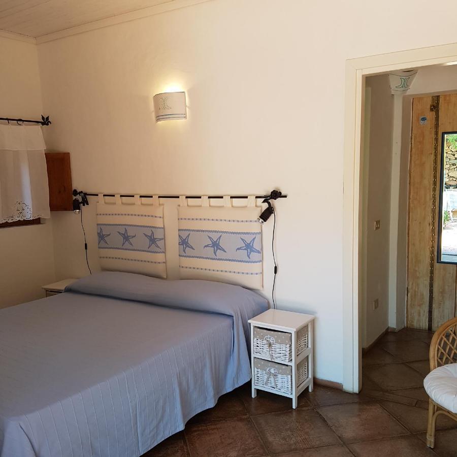B&B Le Corti Di Aloa San Pantaleo Exterior photo