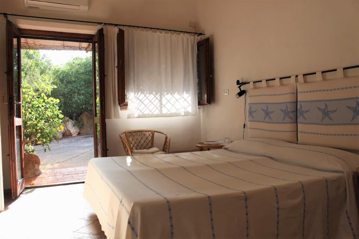 B&B Le Corti Di Aloa San Pantaleo Exterior photo