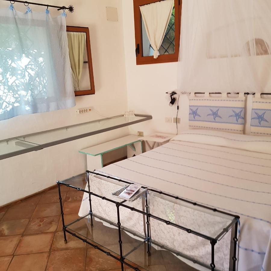 B&B Le Corti Di Aloa San Pantaleo Exterior photo